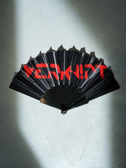 Verknipt Autumn Handfan Red Logo